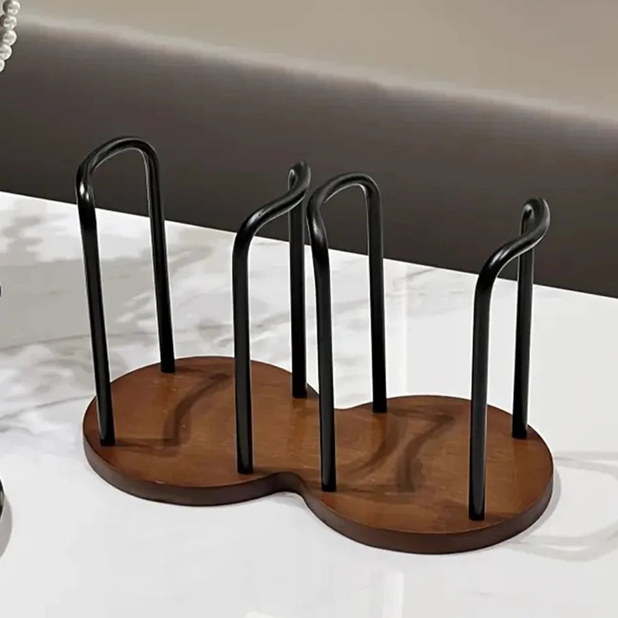 מתקן עץ לכוסות חד־פעמיות – עם מוט ארוך